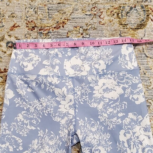Reformation Ecomove 7 inch Blue Print Shorts, Size XL - Picture 7 of 16